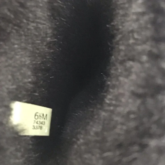 Timberland Women's Black and Gold Circle Pattern Boots - Picture 7 of 11